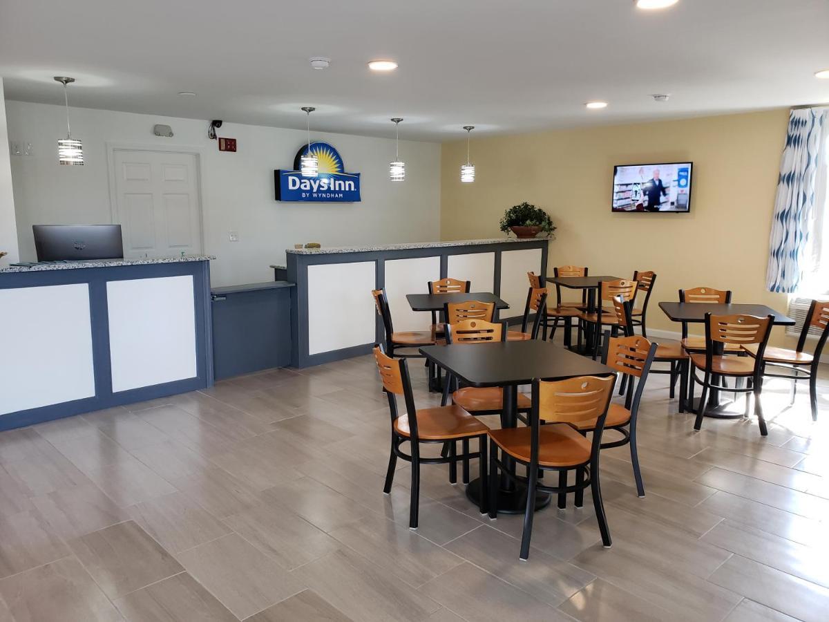 Days Inn By Wyndham Cape Carteret מראה חיצוני תמונה